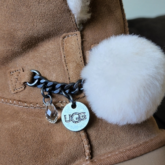 UGG - Picture 4 of 9